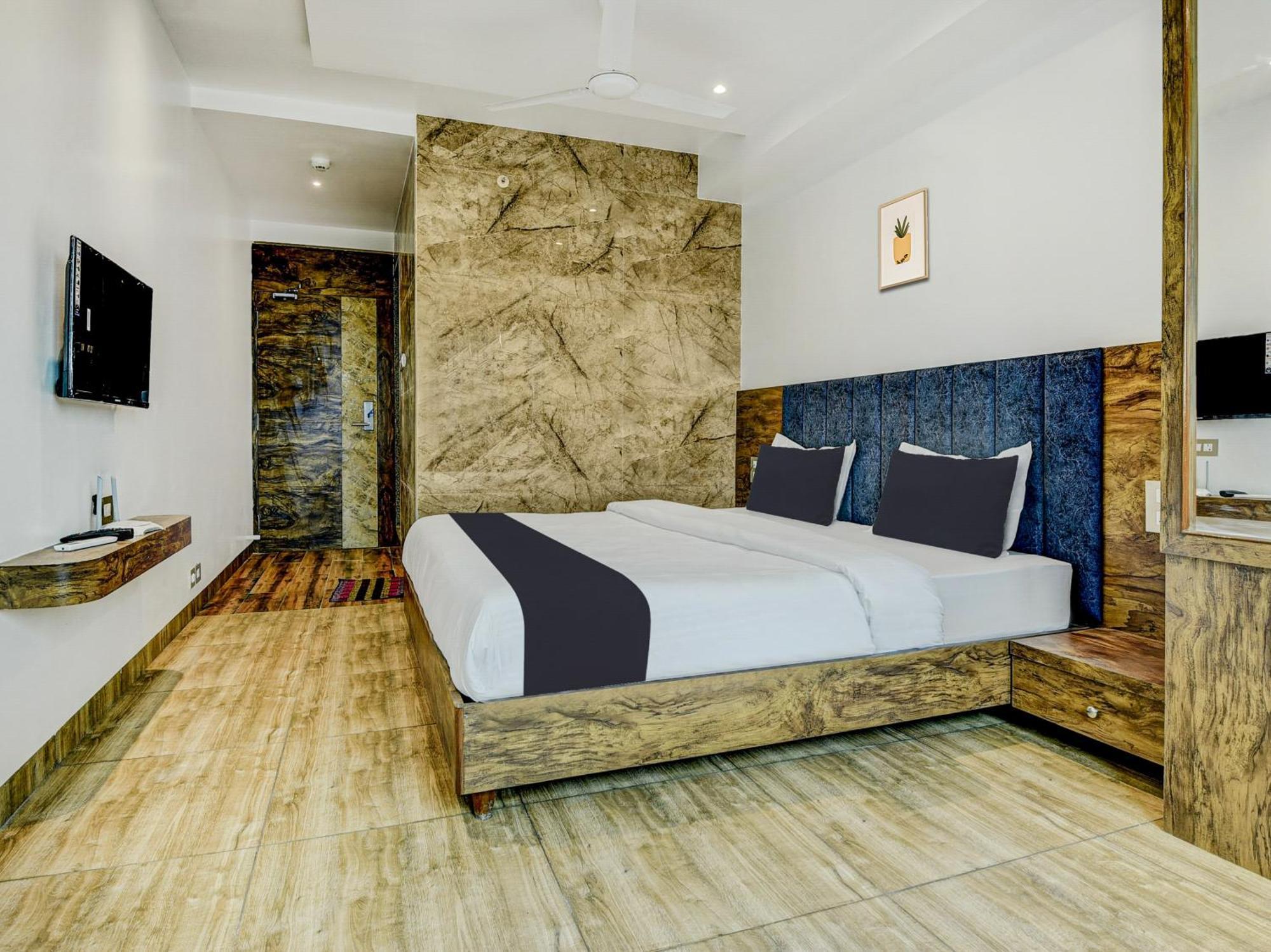 Townhouse Madgaon Hotel Raia Bagian luar foto